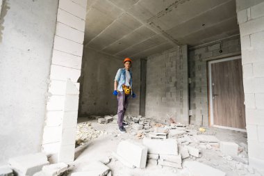 Mimari ve ev yenileme konsepti - apartmanın yenilenmesi için ustabaşı