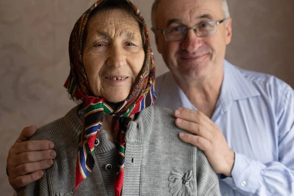 Social Aid For Elderly Person, old man and old mother — Stock Photo, Image