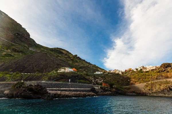 Vista aérea da aldeia de Garachico na costa do oceano Atlântico na ilha de Tenerife, Espanha — Fotografia de Stock