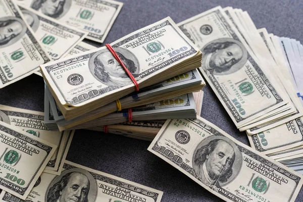 Paquetes de dólares americanos en el fondo del dinero. Concepto financiero — Foto de Stock