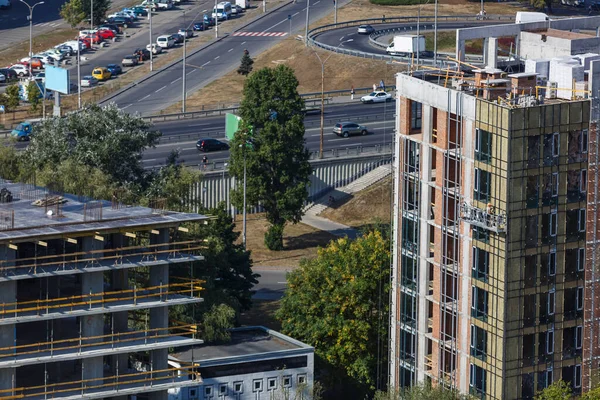 Großbaustelle mit Kränen — Stockfoto