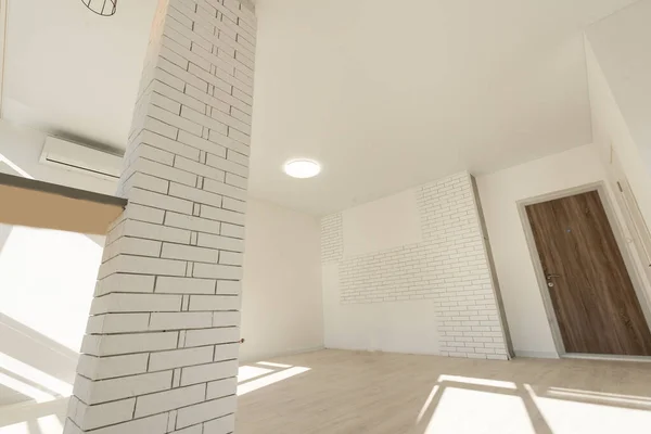 Ruangan kecil kosong baru di renovasi rumah — Stok Foto