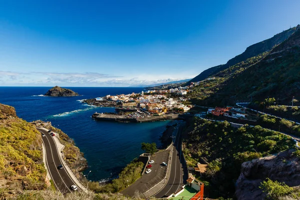 Uitzicht vanuit de lucht op Garachico dorp aan de kust van de Atlantische Oceaan op Tenerife eiland Spanje — Stockfoto