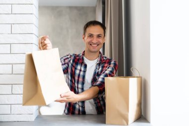 Paket servis elemanı. Paket servis için..