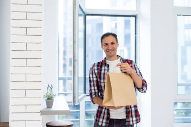 Paket servis elemanı. Paket servis için..