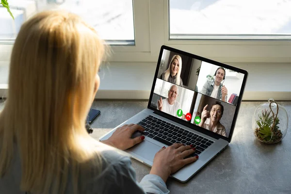 Webinaire de travail par vidéoconférence en ligne À la maison — Photo