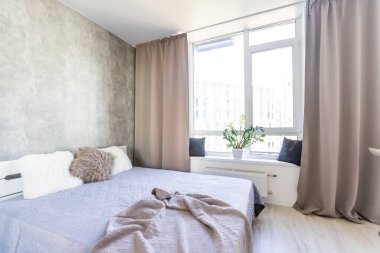 İç tasarım: Büyük modern yatak odası