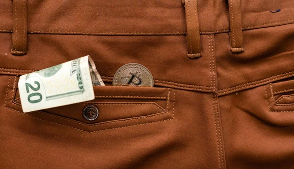 Argent dans la poche du jean, dollar dans la poche — Photo