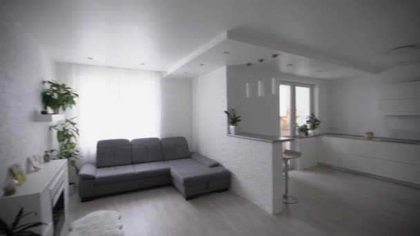 Nowoczesny salon Wnętrze, pokoje w mieszkaniu — Wideo stockowe