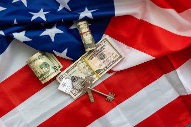 Amerikan bayrağının arka planında Amerikan bayrağı