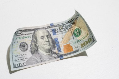 100 dolar fatura ve portre Benjamin Franklin ABD para banknotu üzerine