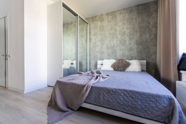 İç tasarım: Büyük modern yatak odası