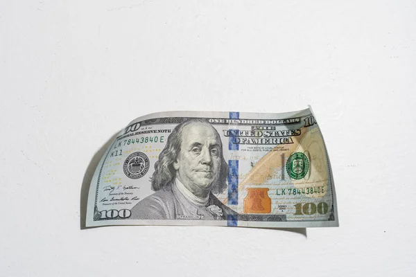 Εκατό δολάρια. Πορτραίτο του Προέδρου Φράνκλιν. Το ιστορικό των δολαρίων. Κλείσιμο πολλών χαρτονομισμάτων των εκατό δολαρίων. Αμερικανικό νόμισμα. — Φωτογραφία Αρχείου