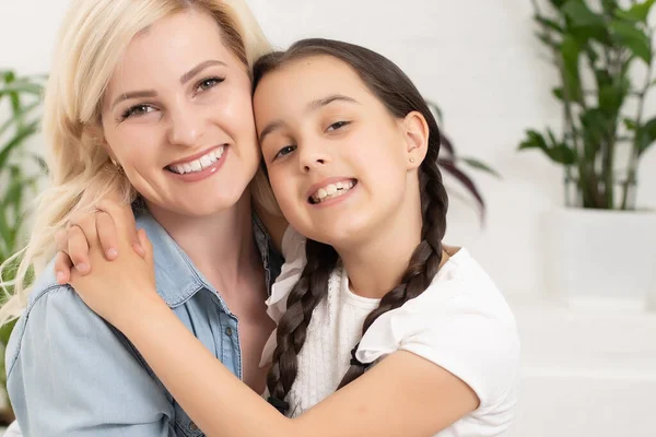 Mother daughter study together at home — Stock Photo, Image