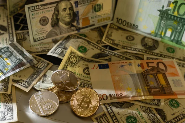 Bitcoin Ethereum litecoin close-up schot — Stockfoto