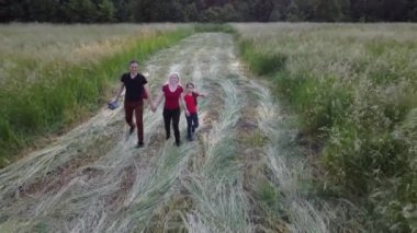 Hava fotoğrafçılığındaki aile.