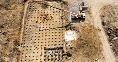 Konut geliştirme sitesi ve karayolu altyapısı hava fotoğrafı