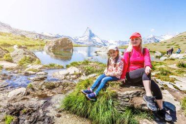 Aile gezisi, anne-kız kampı.