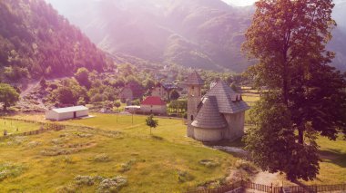 Arnavutluk 'un dağlı güzel manzarası