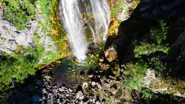 Paysage de montagne dans le parc national Theth dans les Alpes albanaises. — Photo