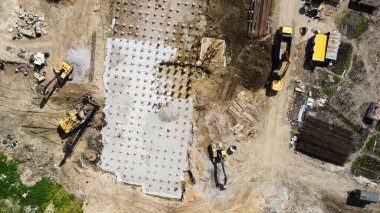 Konut geliştirme sitesi ve karayolu altyapısı hava fotoğrafı