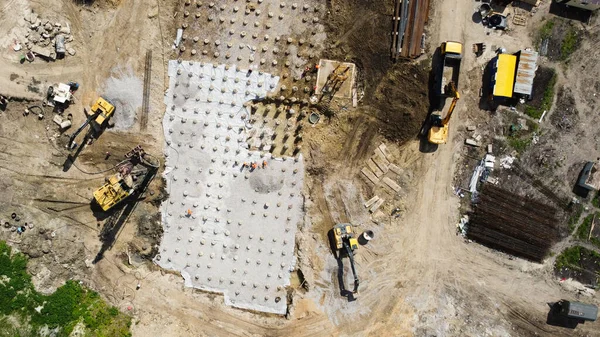 Konut geliştirme sitesi ve karayolu altyapısı hava fotoğrafı