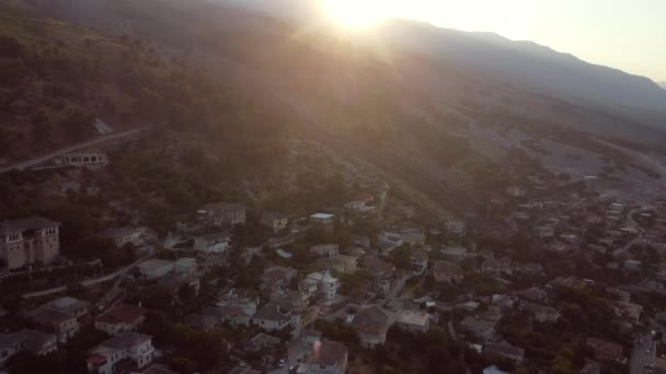 Veduta della città vecchia di Gjirokaster, patrimonio UNESCO, Albania — Video Stock