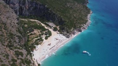 Arnavutluk 'un Cipe plajı manzarası