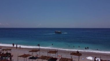 Arnavutluk 'un Cipe plajı manzarası