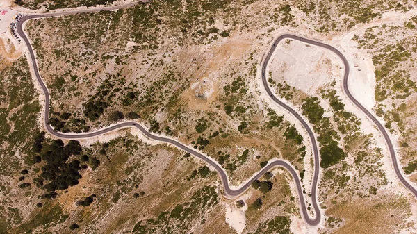 Weg in de bergen van Albania. — Stockfoto