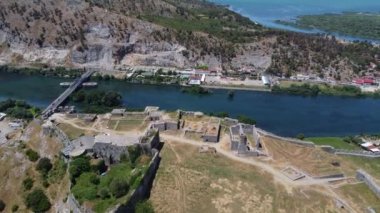 Shkoder 'deki Rozafa Kalesi harabeleri