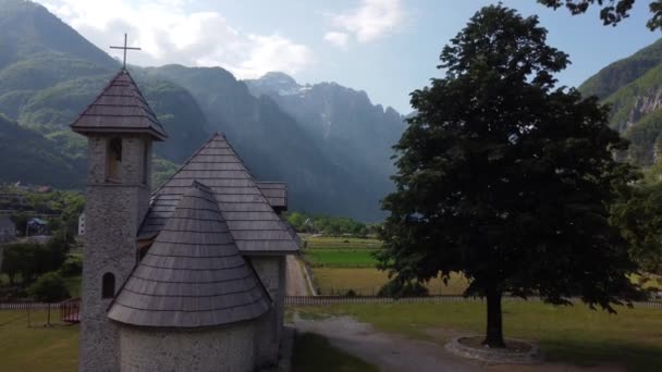 Vackra Theth Valley, Thethi i Albanska Alperna i Albanien — Stockvideo