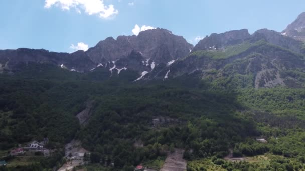 Belas montanhas nos Alpes Albaneses, theth parque nacional — Vídeo de Stock