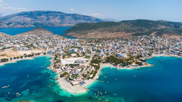Belle vue aérienne de Ksamil depuis les îles et la mer, Riviera albanaise — Photo