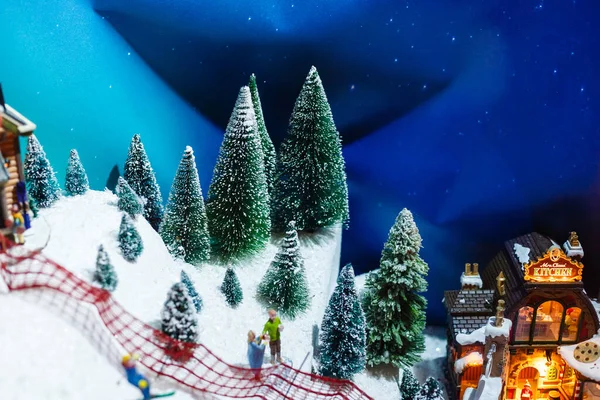 Pays d'hiver décoré pour le Nouvel An et les vacances de Noël, décor d'usine de rêve — Photo