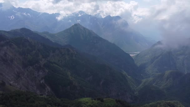 Beau paysage en Albanie avec des montagnes — Video