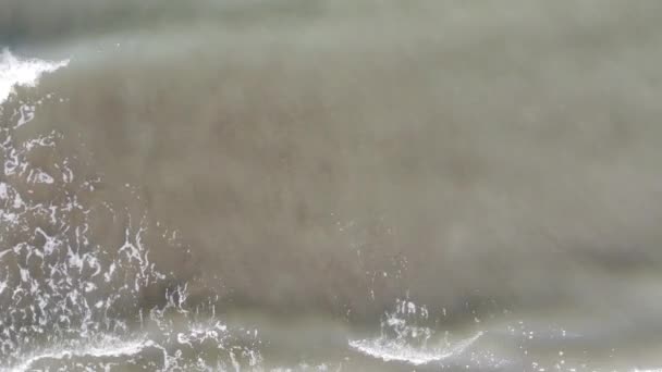 Mjuk havsvåg på sandstranden — Stockvideo