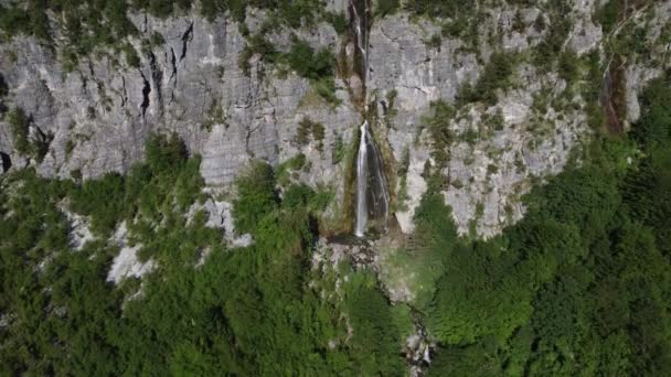 阿尔巴尼亚阿尔卑斯山上美丽的群山，国家公园 — 图库视频影像