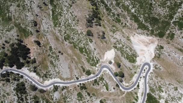 Route dans les montagnes de l'albania. — Video
