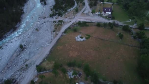 Belo vale de Theth, Thethi nos Alpes Albaneses da Albânia — Vídeo de Stock
