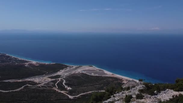 Camino en las montañas de albania. — Vídeos de Stock