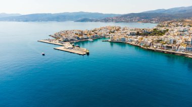 Agios Nikolaos, Girit, Yunanistan 'daki tekne iskelesi.