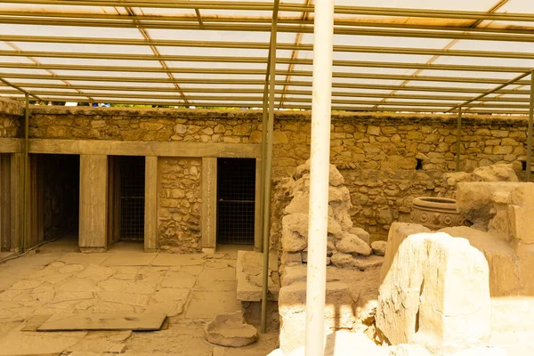 Knossos palotában a minószi civilizáció és a kultúra, a Heraklion nélkül emberek, Kréta, Görögország — Stock Fotó
