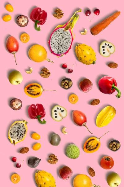 Meyve ve sebzelerin gökkuşağı koleksiyonu — Stok fotoğraf