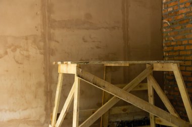 Apartman inşaat, tadilat, yenileme, genişleme, restorasyon ve yeniden yapılanma aşamasında..