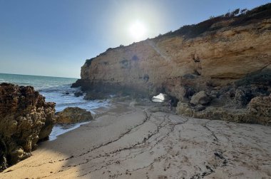 Atlantik Okyanusu, Lagos, Algarve, Portekiz 'den uçurum manzarası. Yüksek kalite fotoğraf
