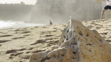  Praia Nova ve Praia de Nossa sahillerinin panoramik manzarası, Algarve, Portekiz. Yüksek kalite fotoğraf