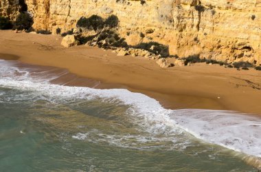 Portekiz Algarve Sahil Hattı Okyanus Kayalıkları. Yüksek kalite fotoğraf