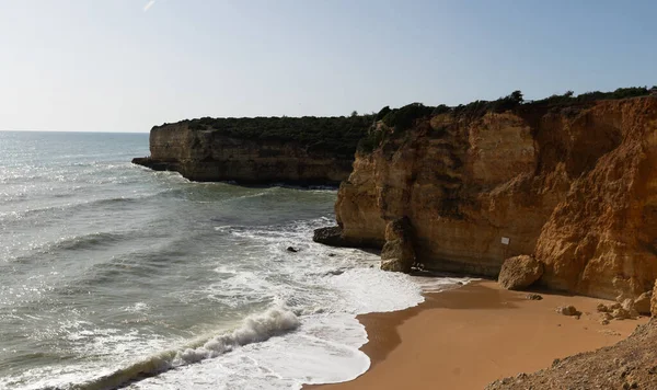 Praia Nova ve Praia de Nossa sahillerinin panoramik manzarası, Algarve, Portekiz. Yüksek kalite fotoğraf