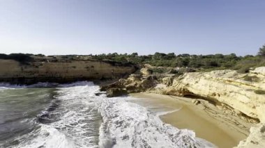 Algarve 'deki Praia Albandeira Sahili Porches Portugal. Yüksek kalite fotoğraf